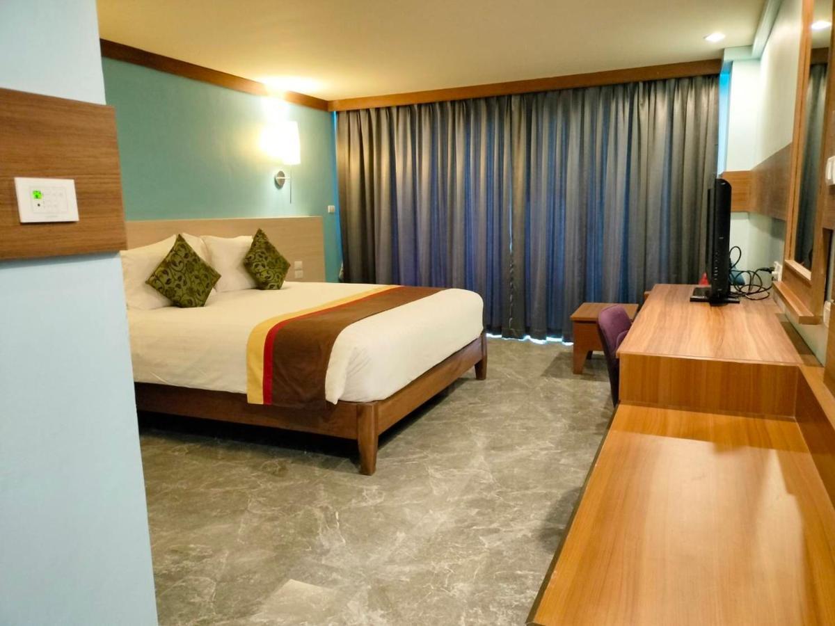 Saisawan Beach Luxury Hotel На Джомтиен Екстериор снимка