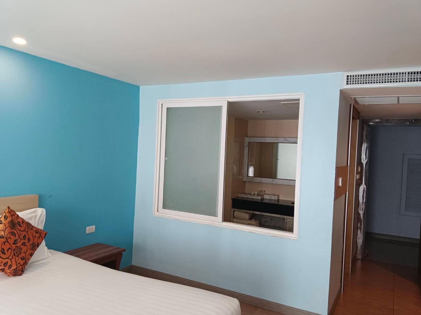 Saisawan Beach Luxury Hotel На Джомтиен Екстериор снимка