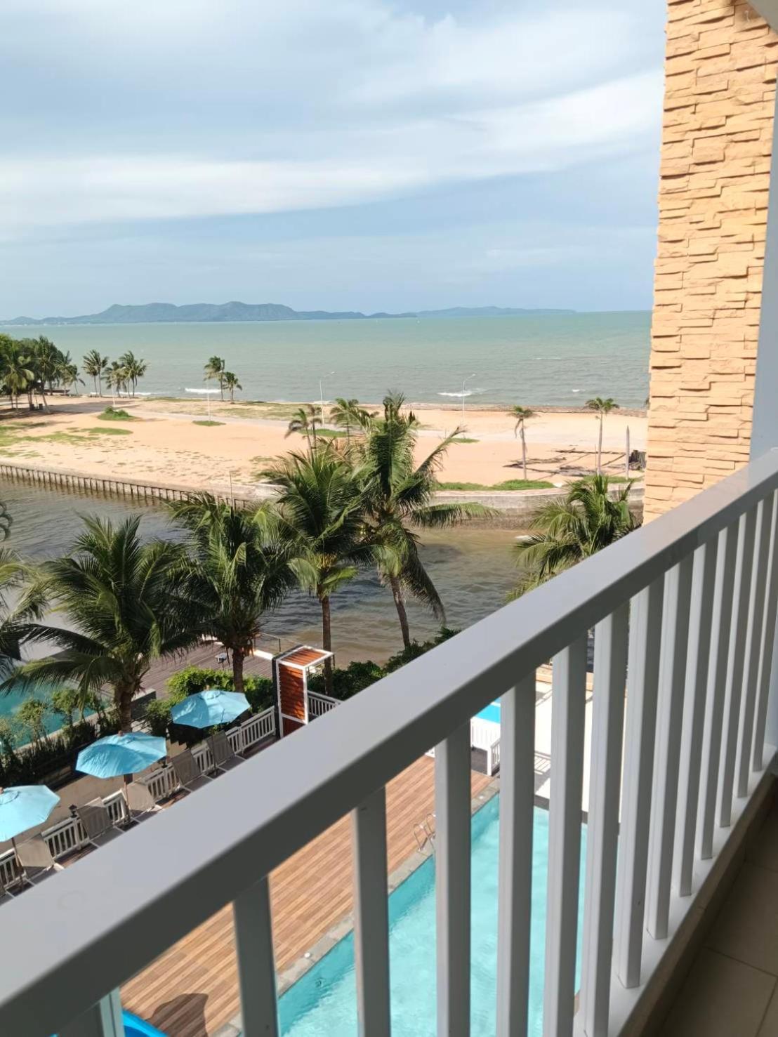 Saisawan Beach Luxury Hotel На Джомтиен Екстериор снимка