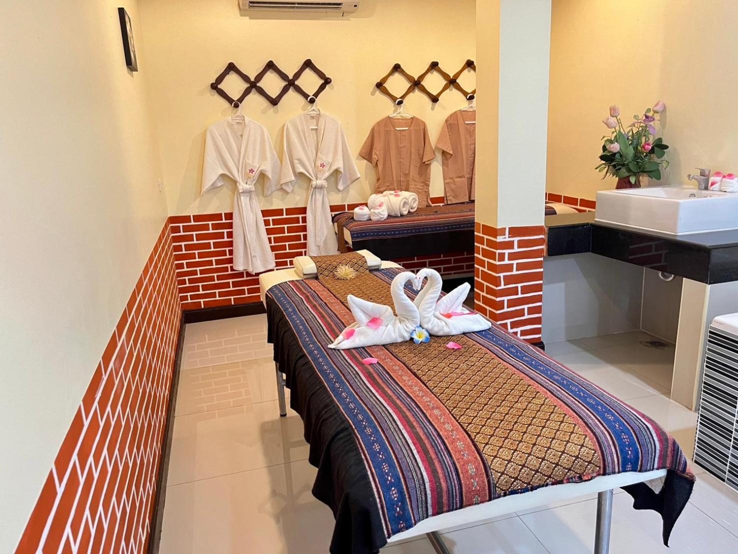 Saisawan Beach Luxury Hotel На Джомтиен Екстериор снимка