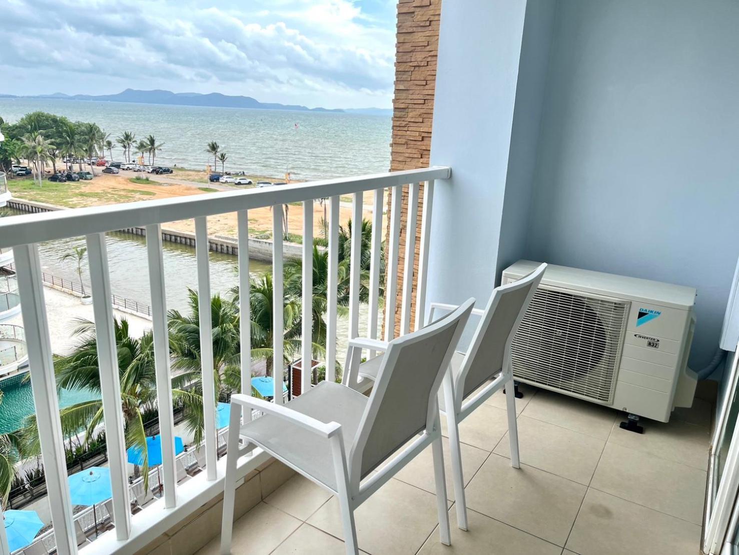 Saisawan Beach Luxury Hotel На Джомтиен Екстериор снимка