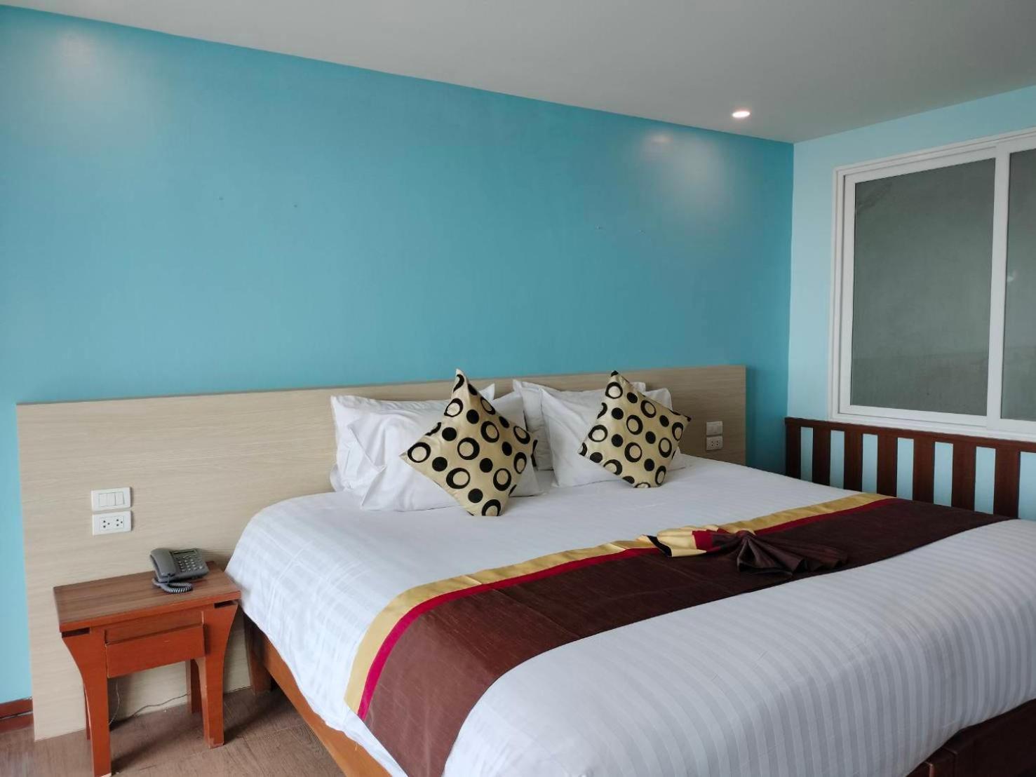 Saisawan Beach Luxury Hotel На Джомтиен Екстериор снимка
